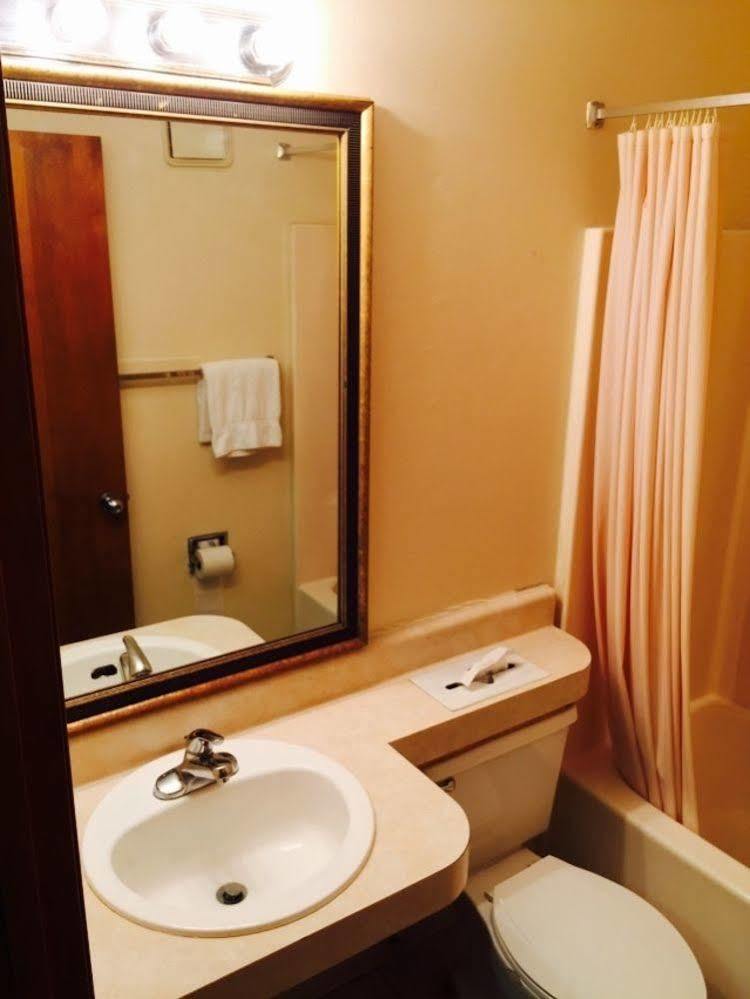 Motel Del Sol - Pensacola 2*